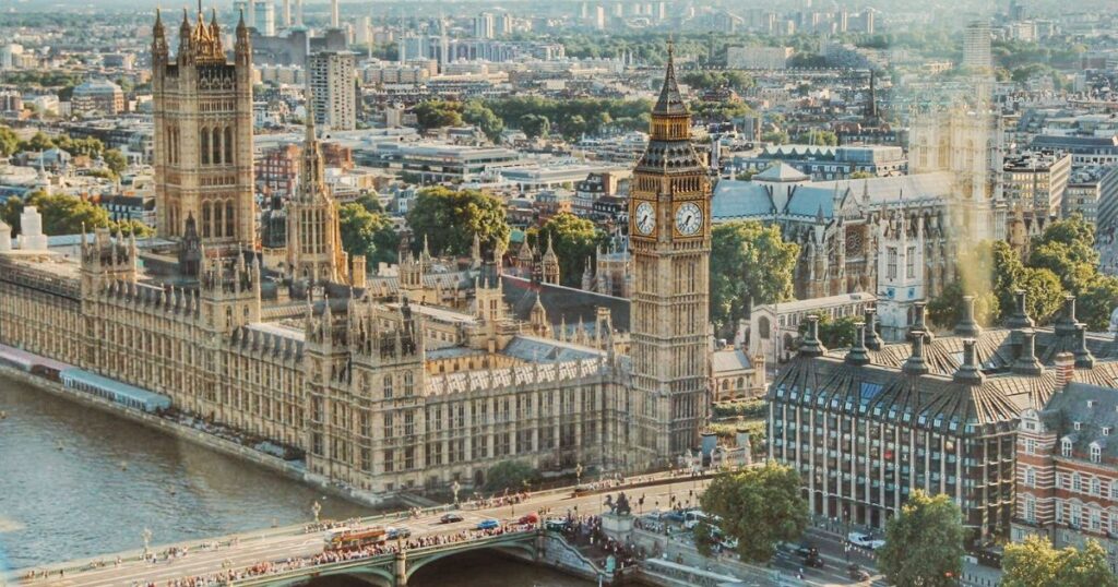 London is a great place for a US citizen working in the UK.